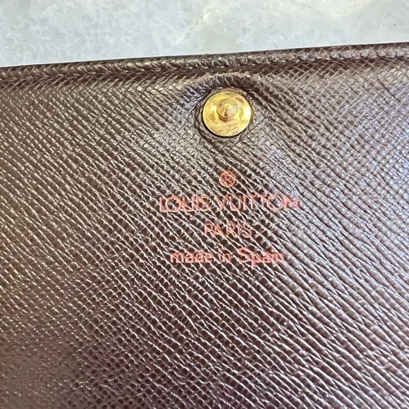 LV wallet - Picture 12 of 13